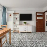 Shortstaypoland Warecka B193